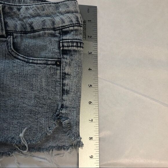 Celebrity Pink Size 3 Jean Shorts!! - Picture 9 of 9